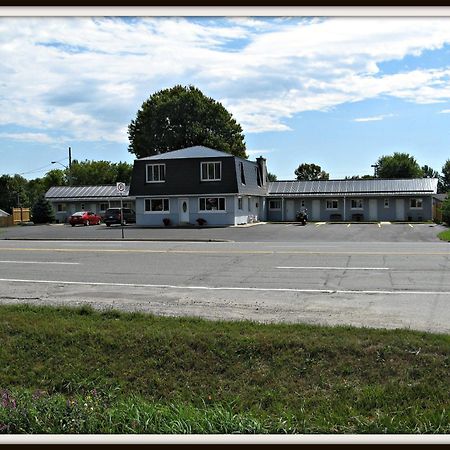 Perth Plaza Inn & Suites Eksteriør bilde