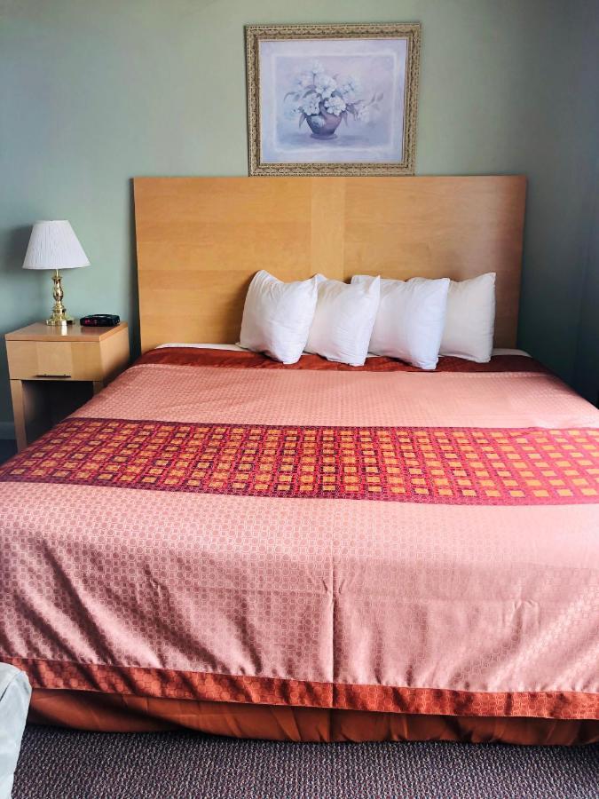 Perth Plaza Inn & Suites Eksteriør bilde