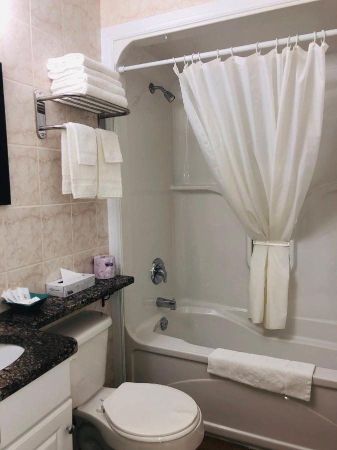 Perth Plaza Inn & Suites Eksteriør bilde