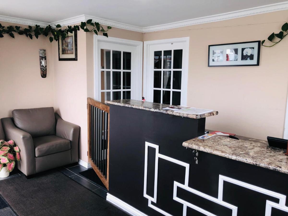 Perth Plaza Inn & Suites Eksteriør bilde