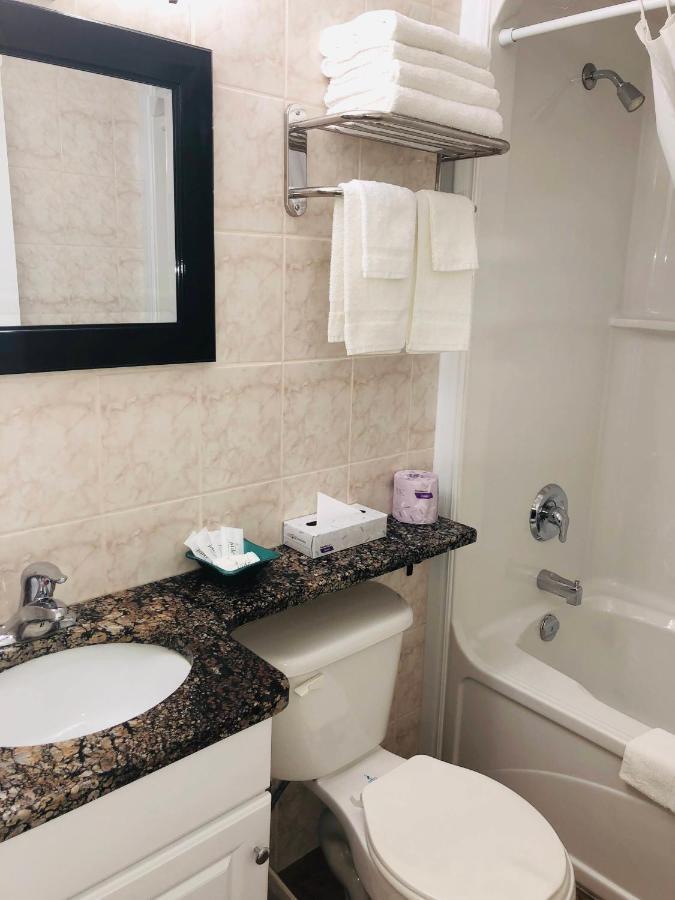 Perth Plaza Inn & Suites Eksteriør bilde