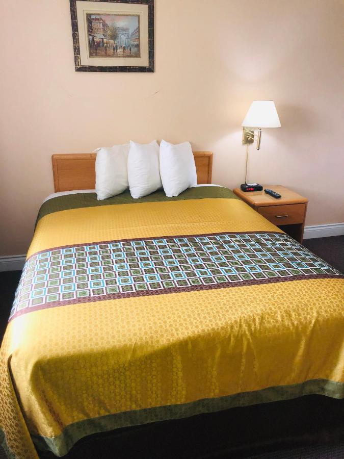Perth Plaza Inn & Suites Eksteriør bilde