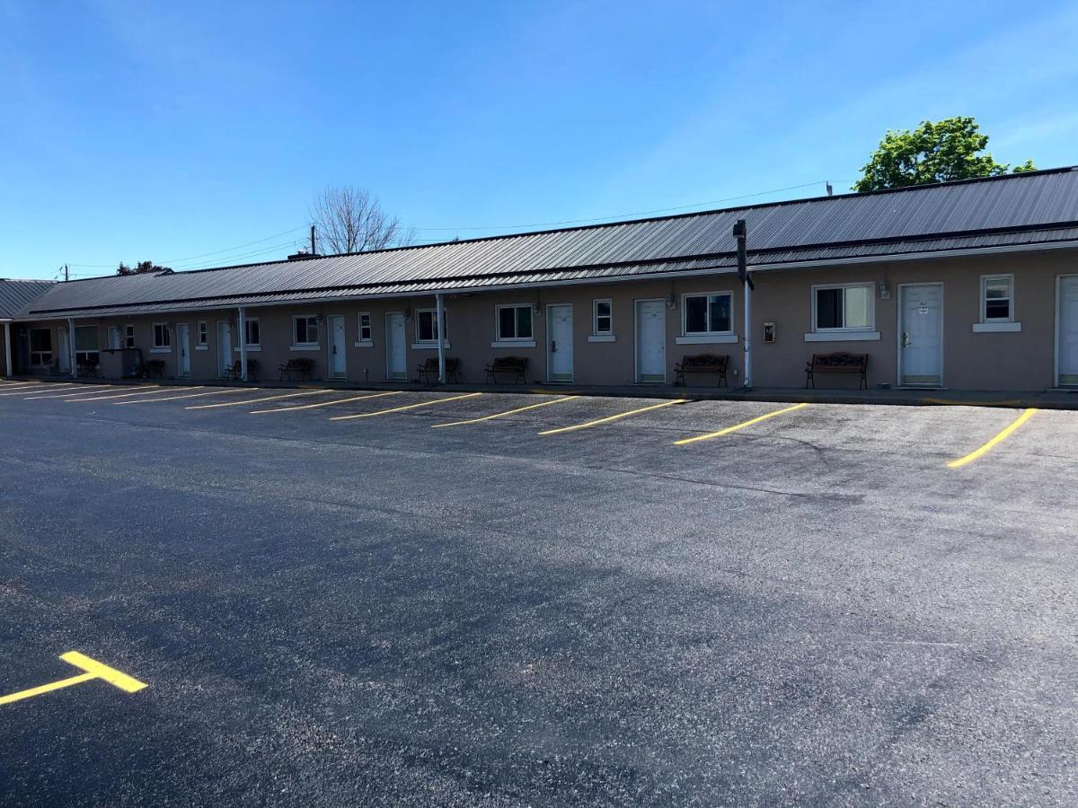 Perth Plaza Inn & Suites Eksteriør bilde
