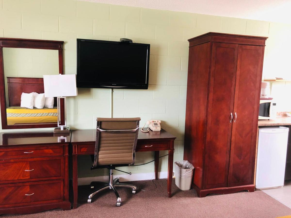 Perth Plaza Inn & Suites Eksteriør bilde