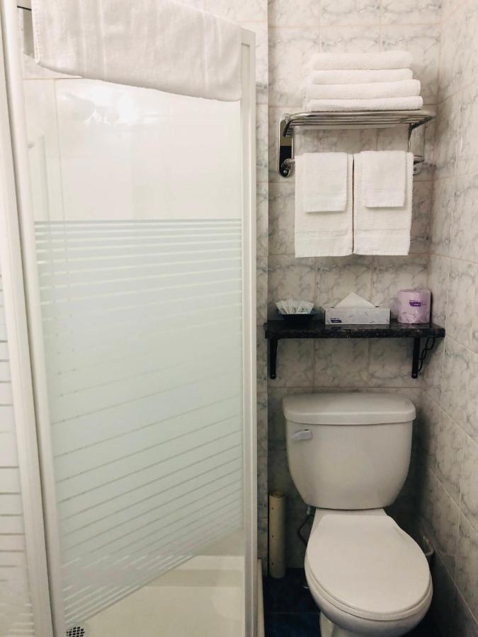 Perth Plaza Inn & Suites Eksteriør bilde
