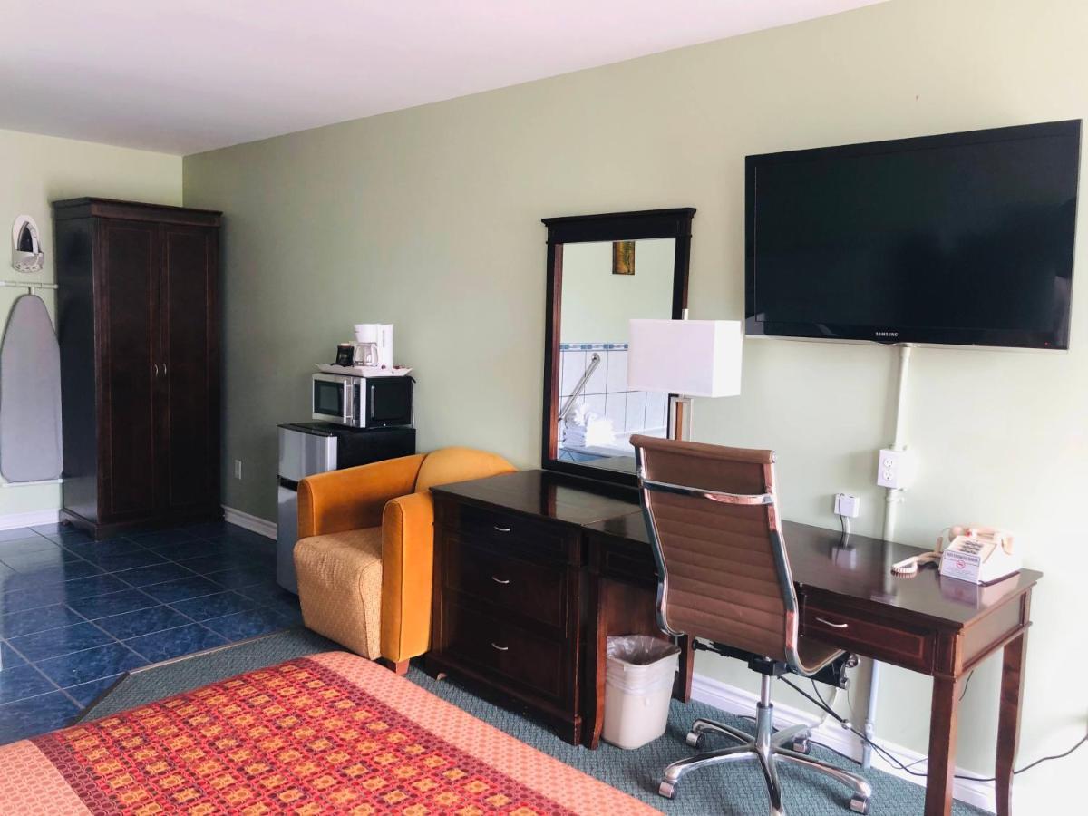 Perth Plaza Inn & Suites Eksteriør bilde
