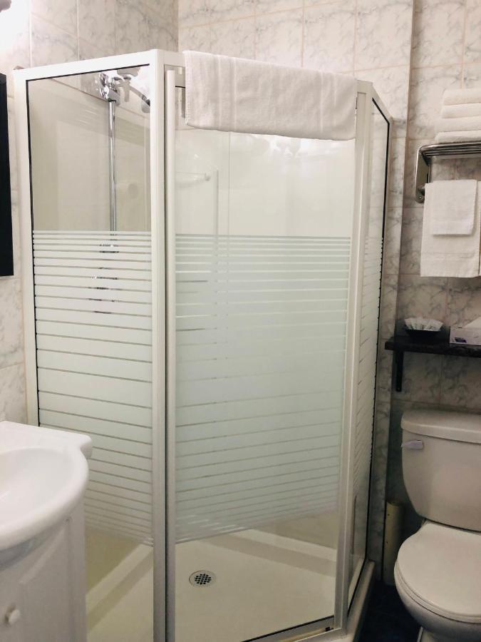 Perth Plaza Inn & Suites Eksteriør bilde