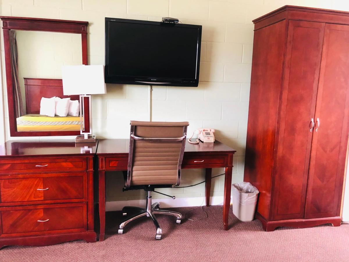 Perth Plaza Inn & Suites Eksteriør bilde