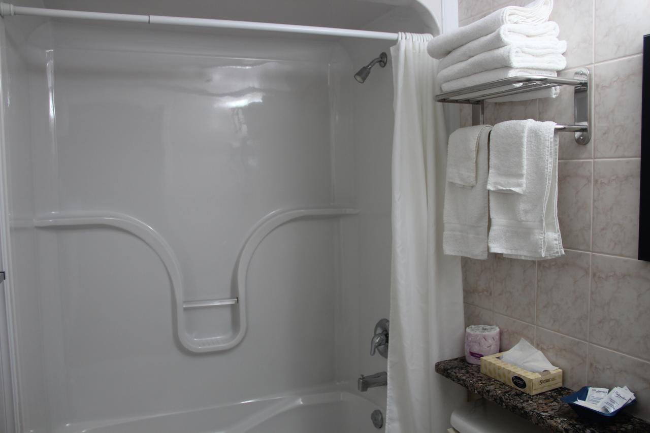 Perth Plaza Inn & Suites Eksteriør bilde
