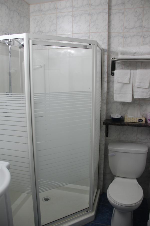 Perth Plaza Inn & Suites Eksteriør bilde
