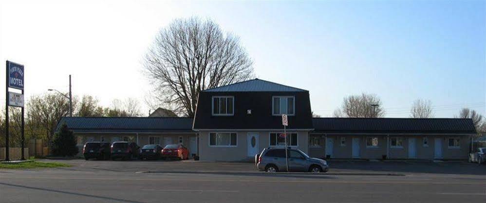 Perth Plaza Inn & Suites Eksteriør bilde